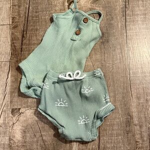 5/$15 Mint Green Kids Romper Set 3-6 months